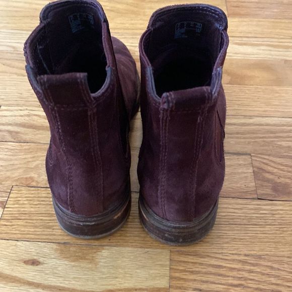 Clarks burgundy suede super comfortable pull on low boots size 9 - Picture 2 of 8